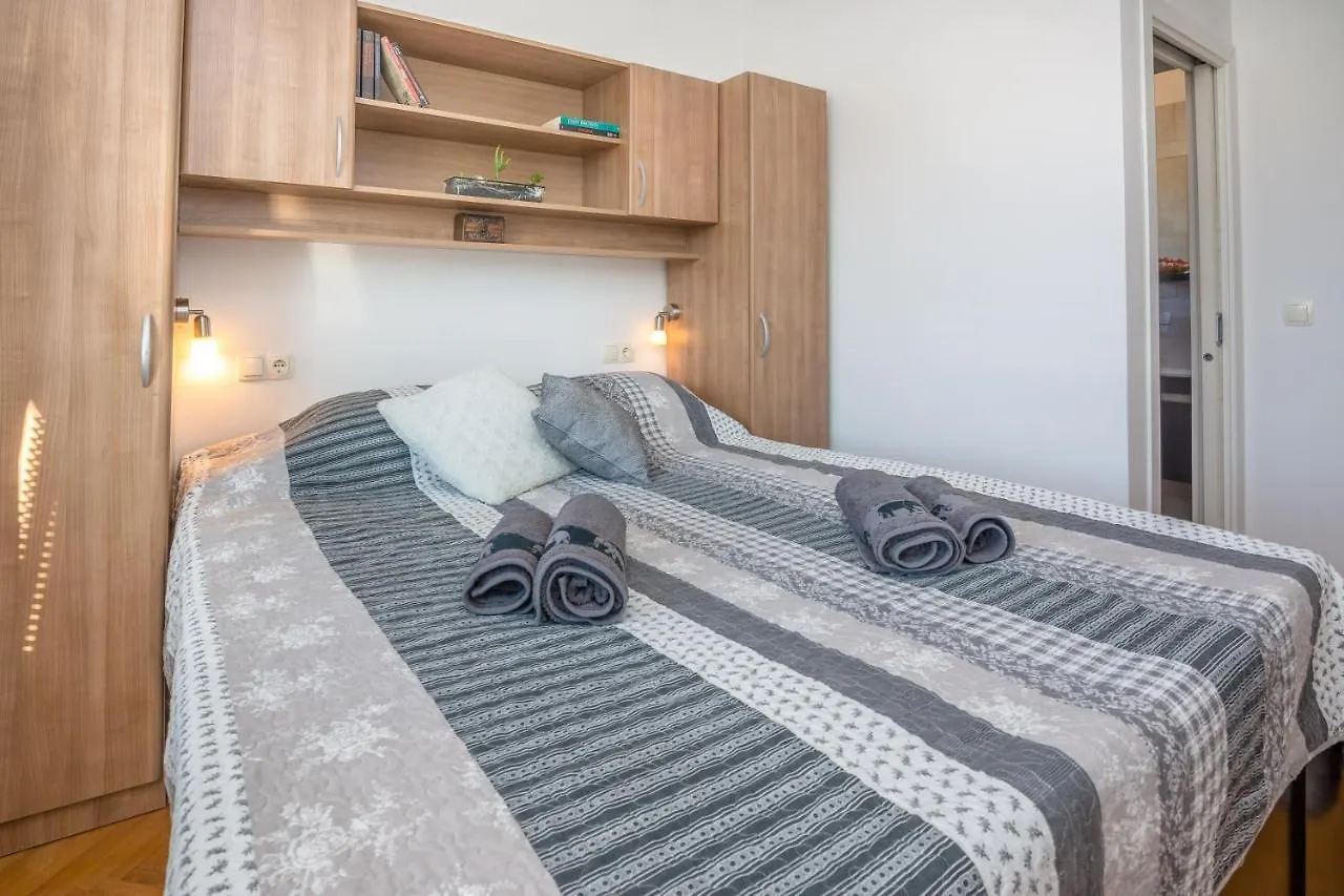 ויר Apartment K&L
